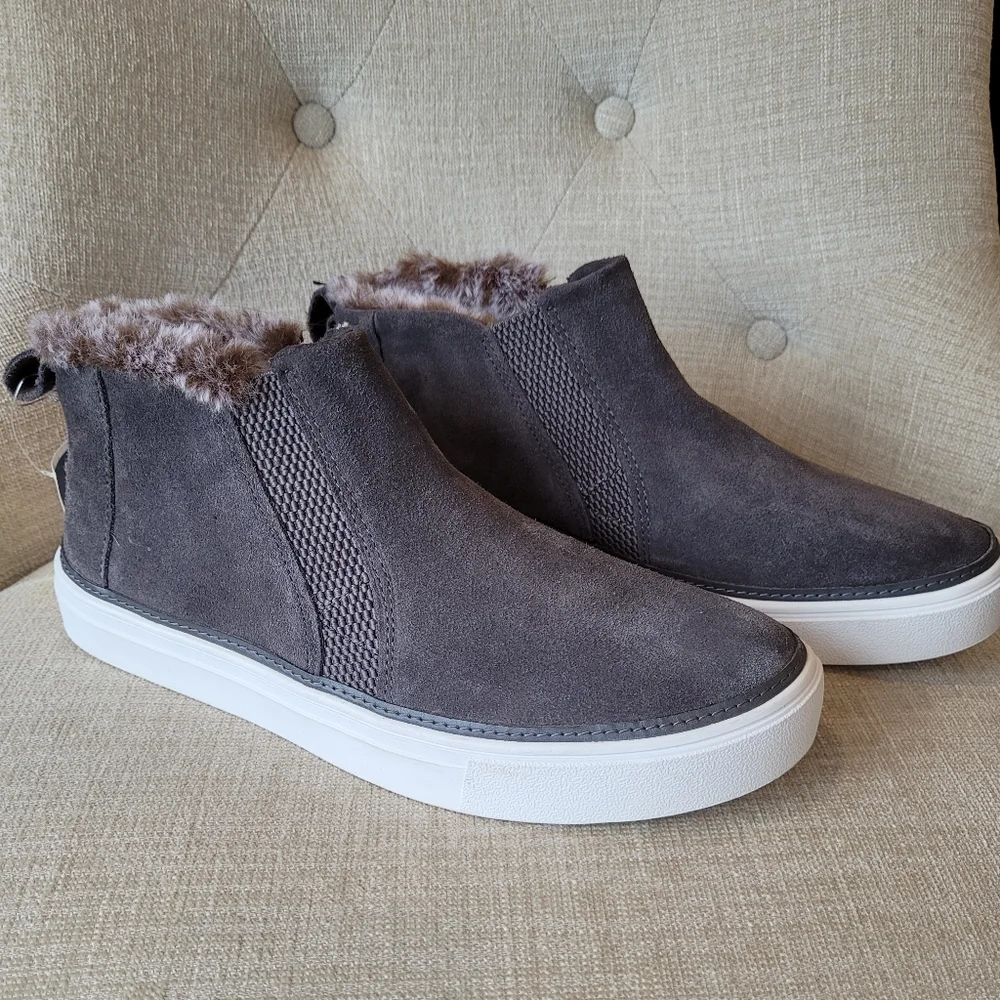 TOMS Shoes Women's High Top Sneaker Gray Suede Fur Trim Pull On Size…NEW